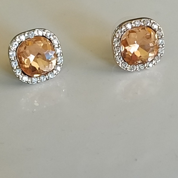 NWOT faceted button earrings - Picture 3 of 7